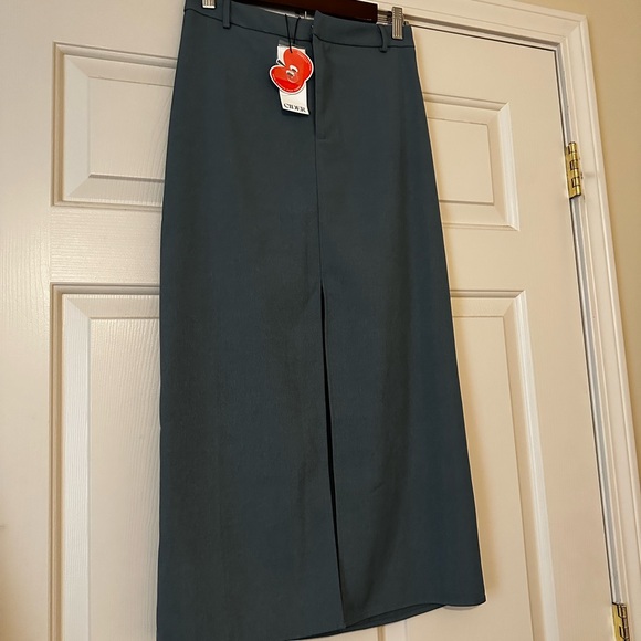 Chico's Dark Green Midi Skirt - Picture 2 of 4